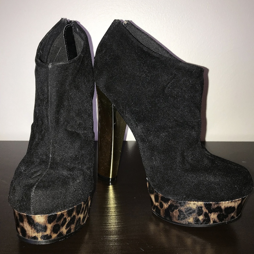 Charlotte Russe Black Platform Booties